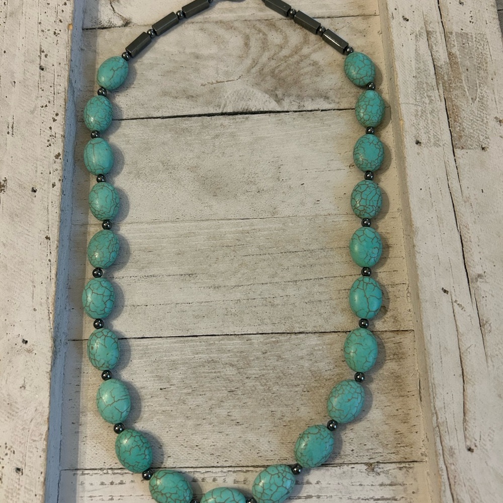 Vibrant Turquoise Beaded Necklace with Natural Matte Finish
